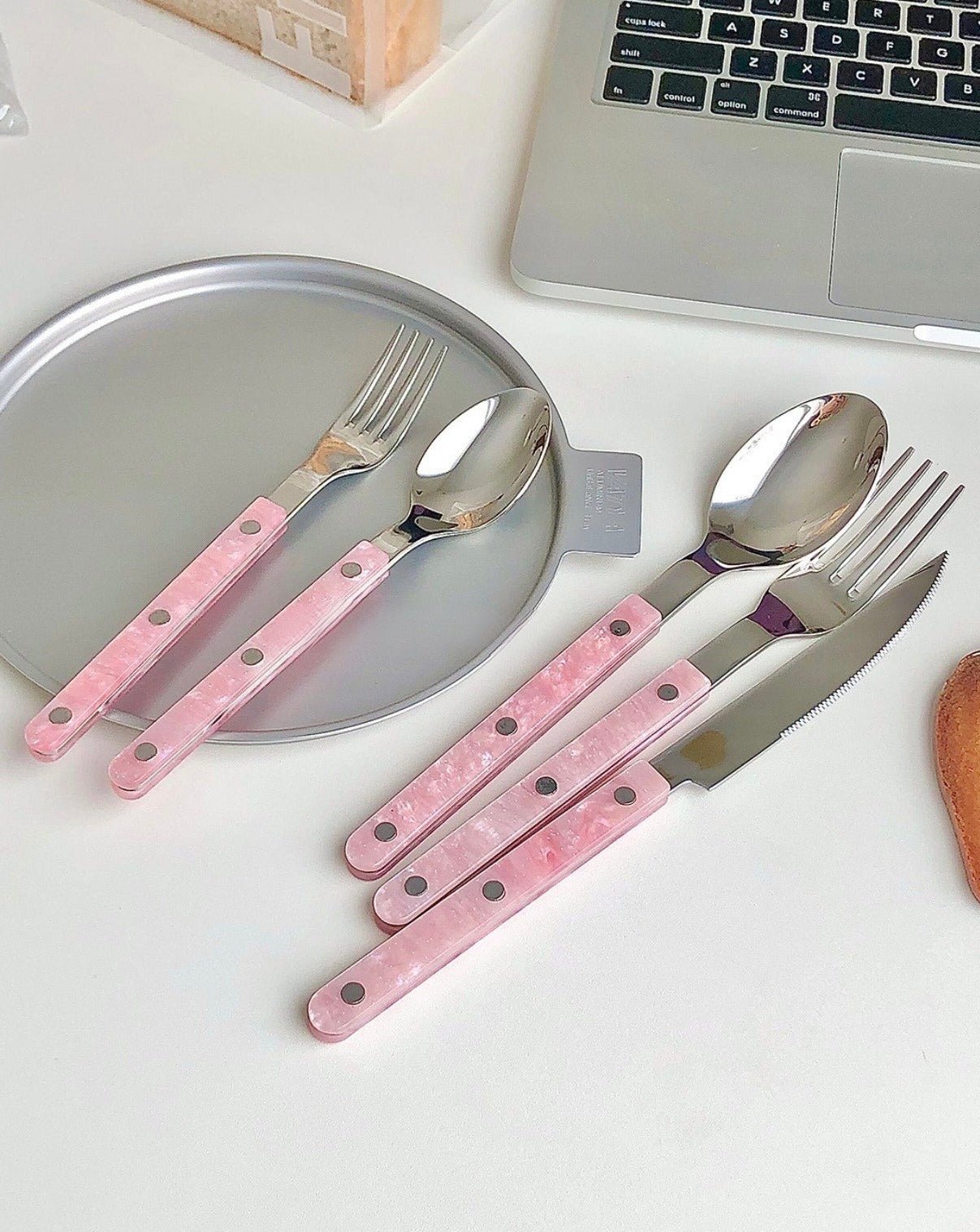 10-Pcs Sleek Modern Pinky Flatware Silverware Flatware Set - ZYTU