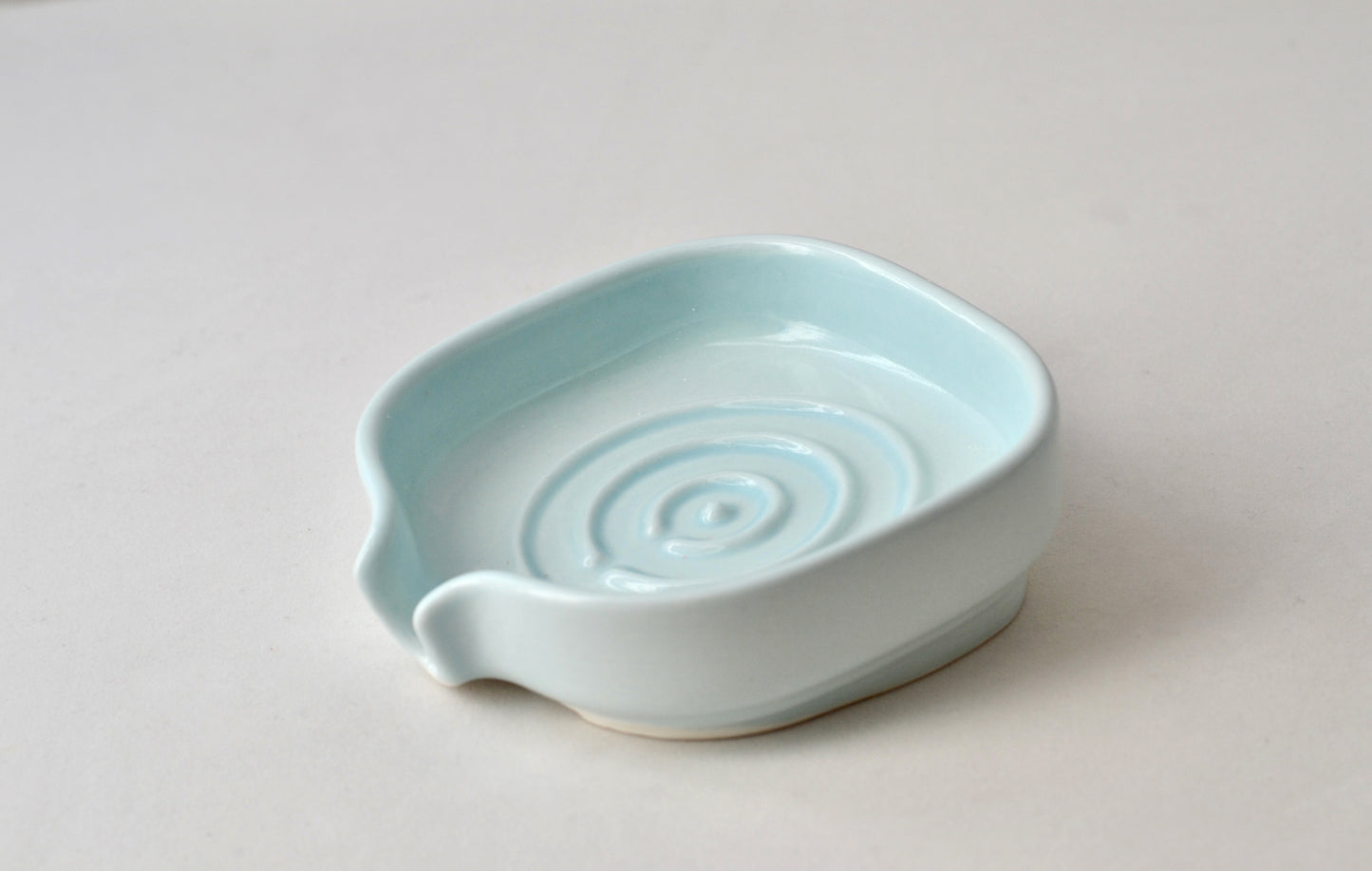 Self-Draining Porcelain Soap Dish - ZYTU