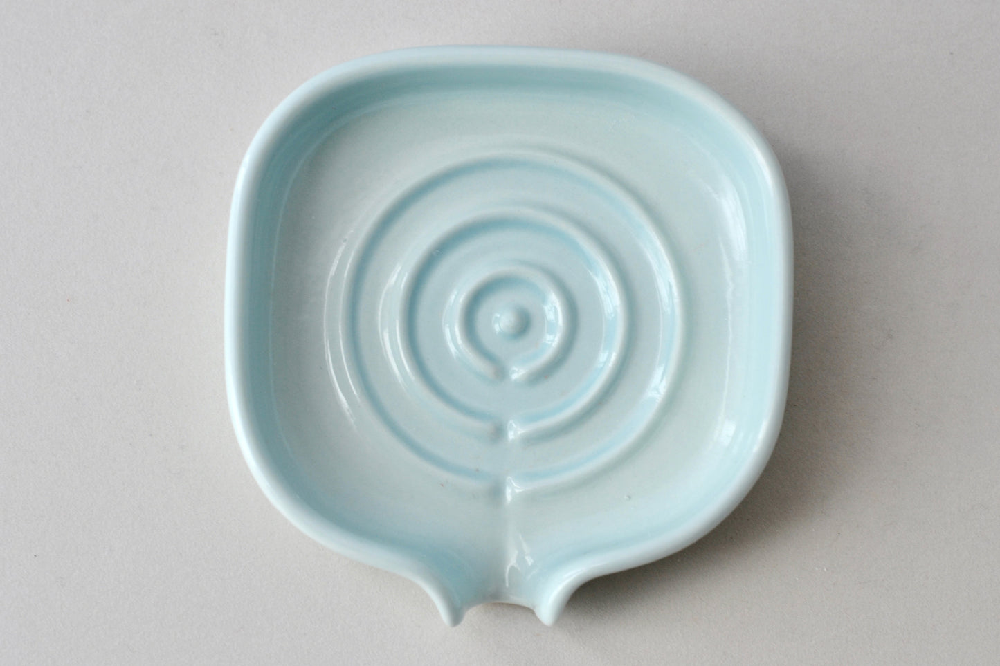 Self-Draining Porcelain Soap Dish - ZYTU