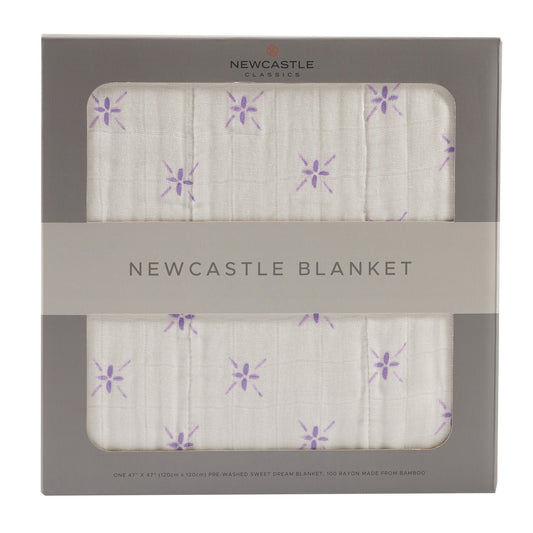 "Discover the Cozy Elegance of Our Watercolor Star and White Newcastle Blanket"